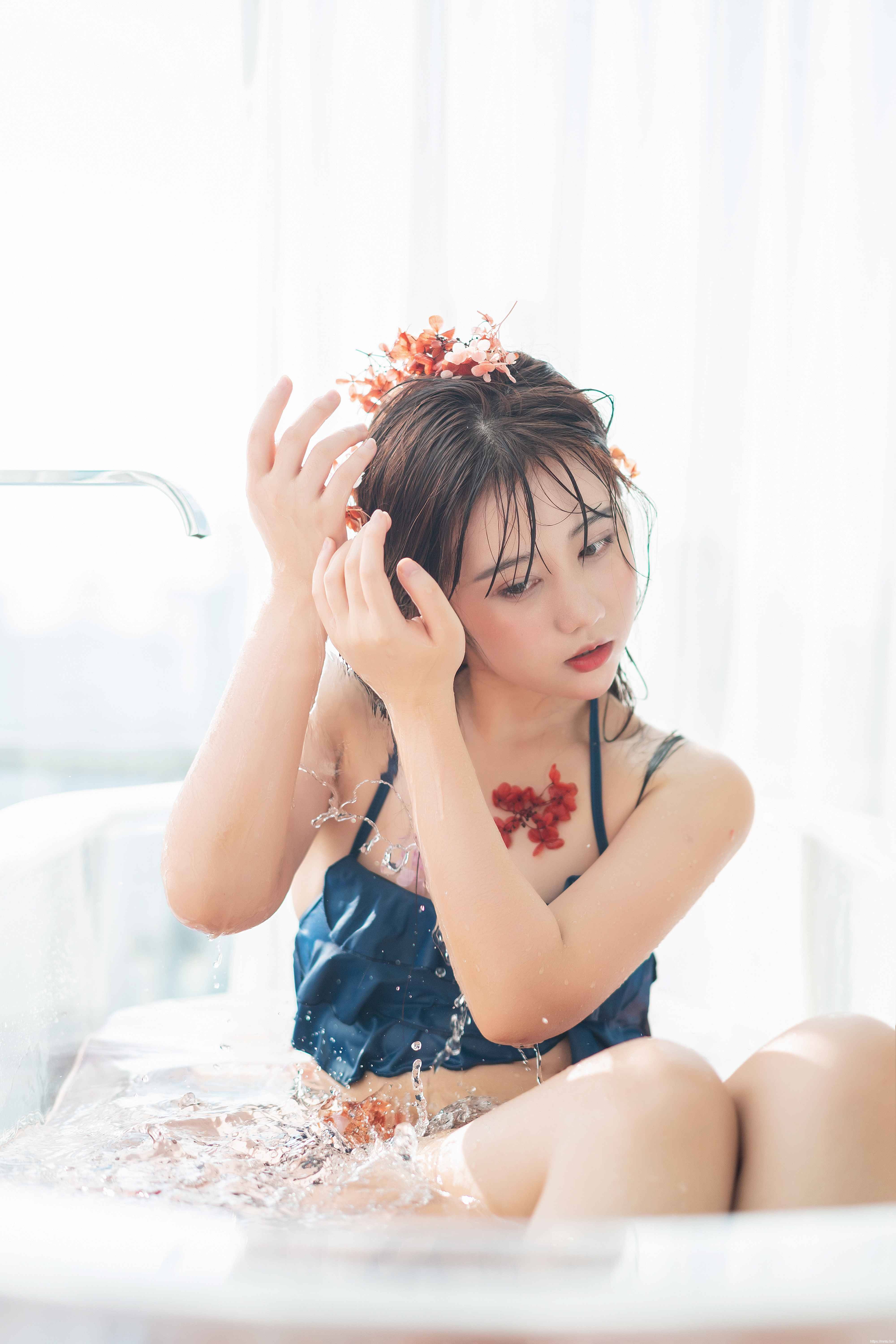 镜酱 - 私奔之泳衣