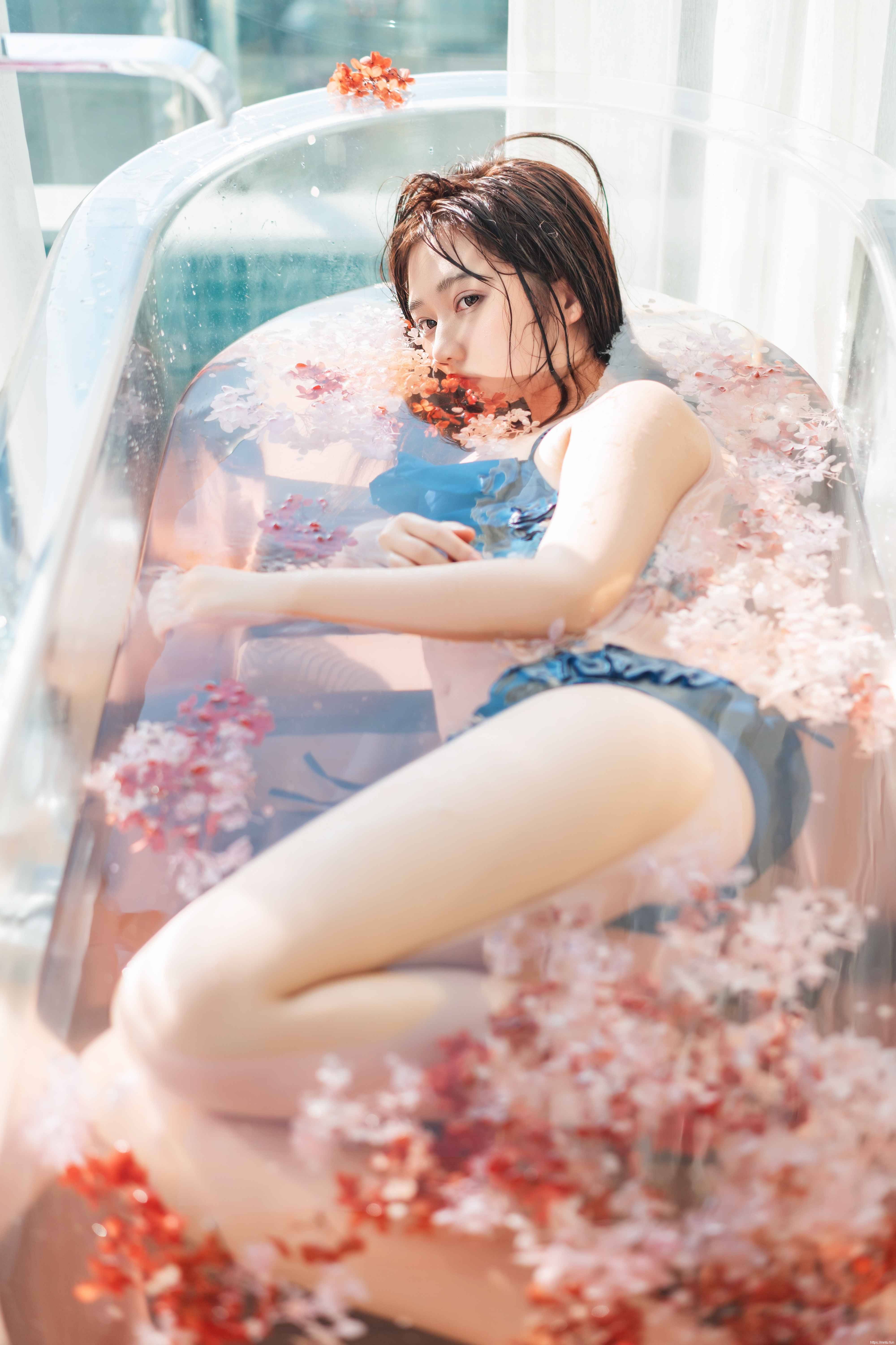 镜酱 - 私奔之泳衣