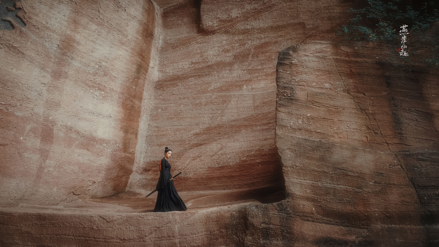 古装侠女仗剑天涯爽快古风图片