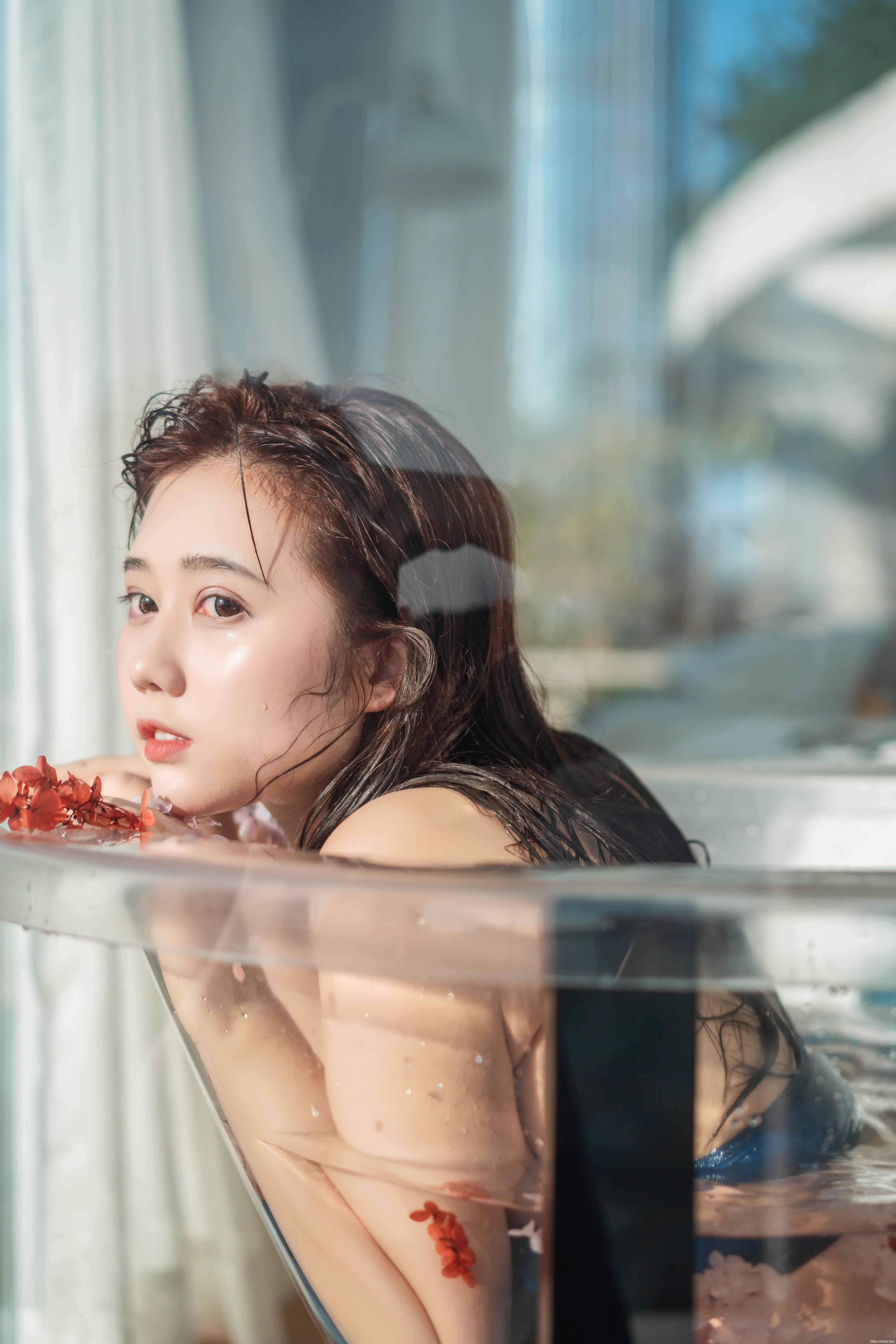 镜酱 - 私奔之泳衣