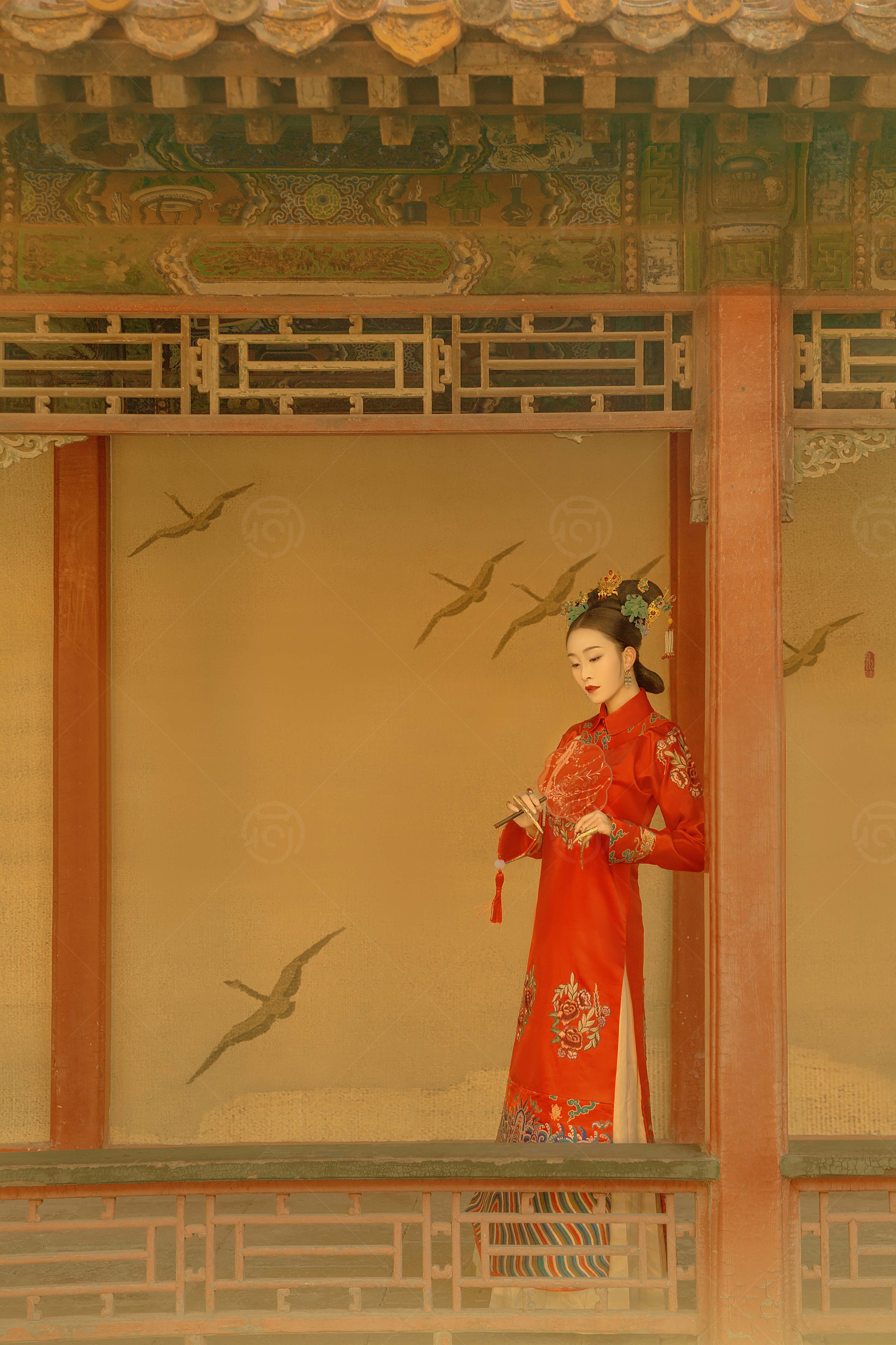 深宫大宅的女人气质高冷淡雅图片