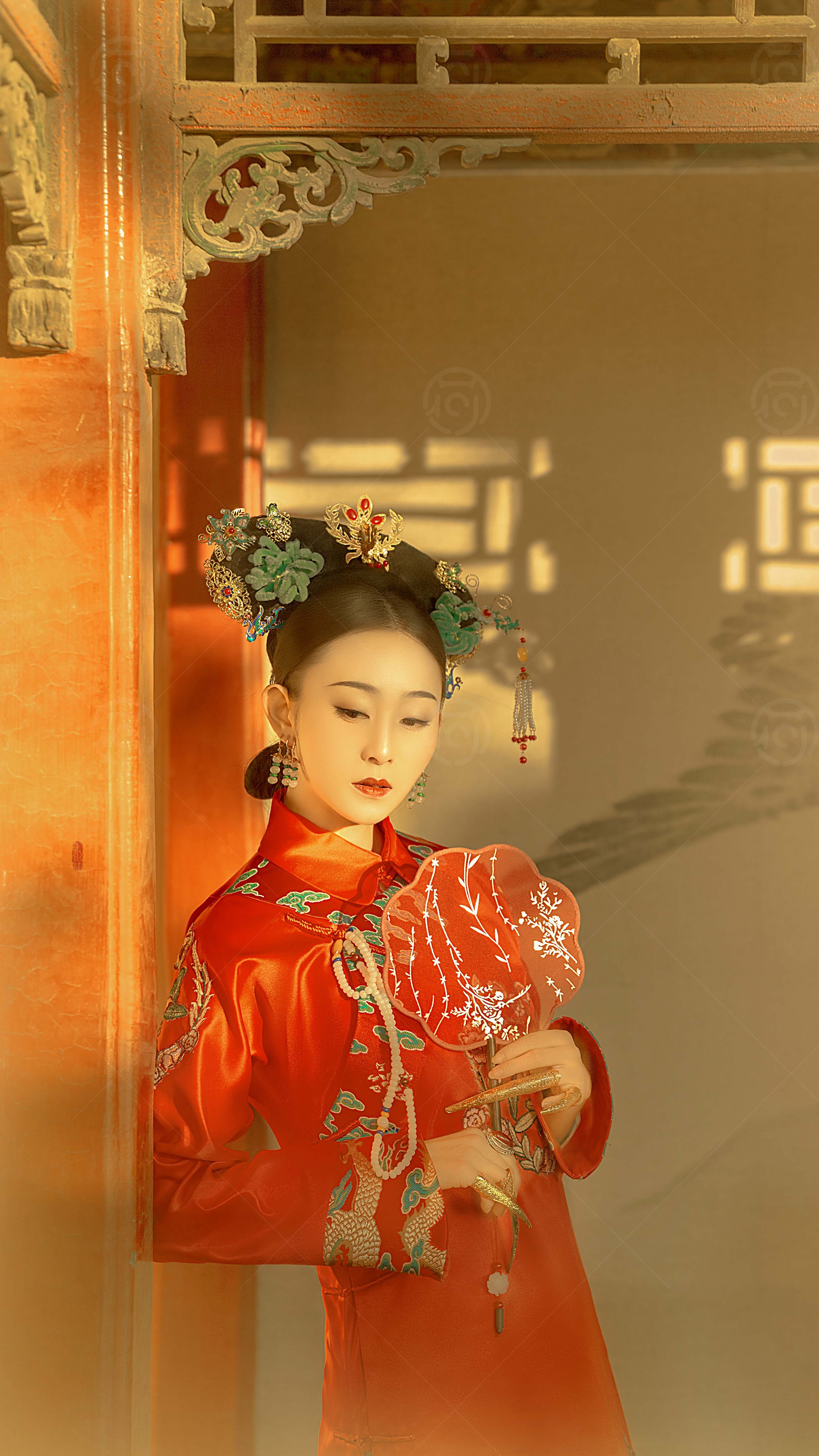 深宫大宅的女人气质高冷淡雅图片