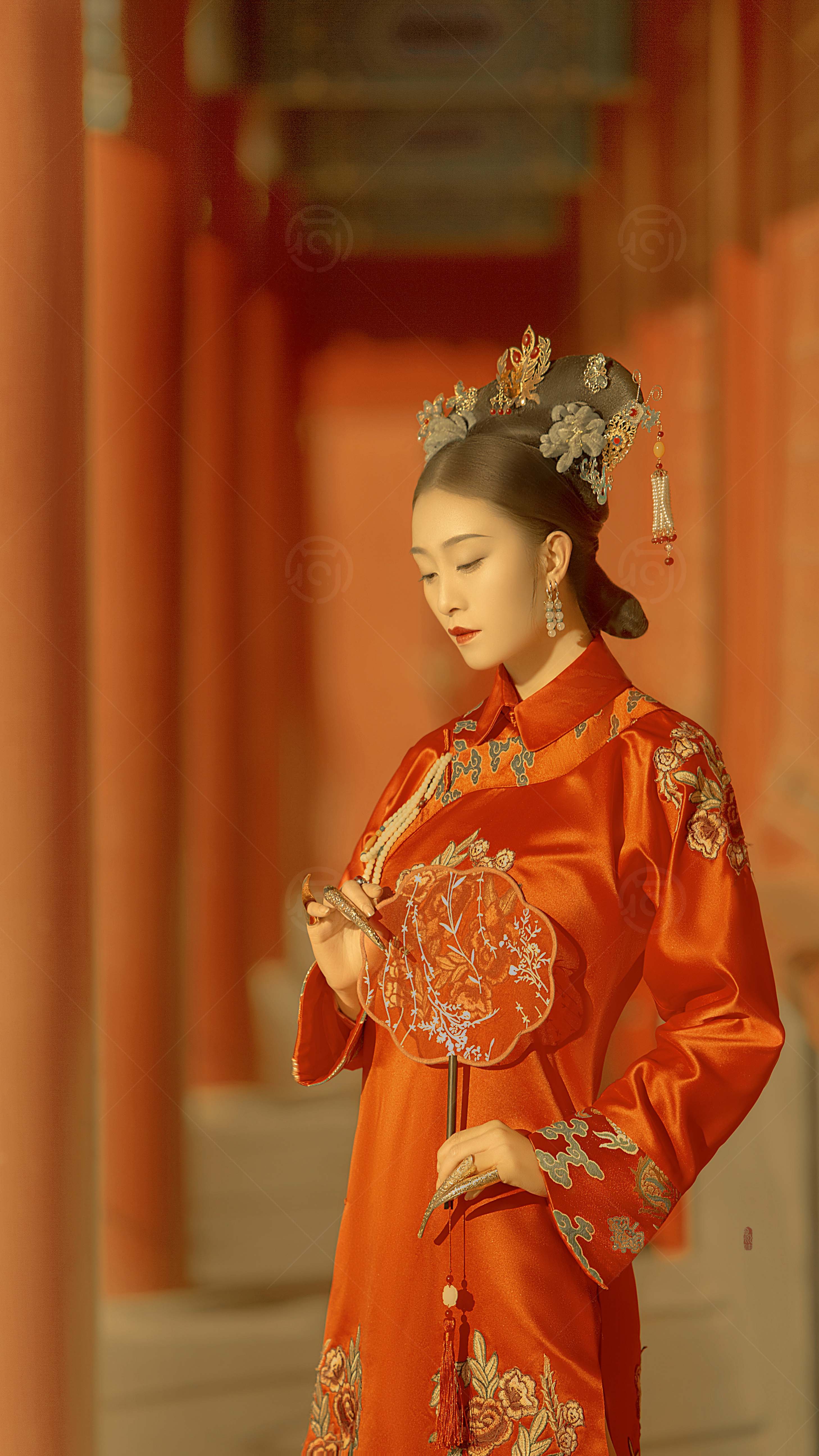 深宫大宅的女人气质高冷淡雅图片