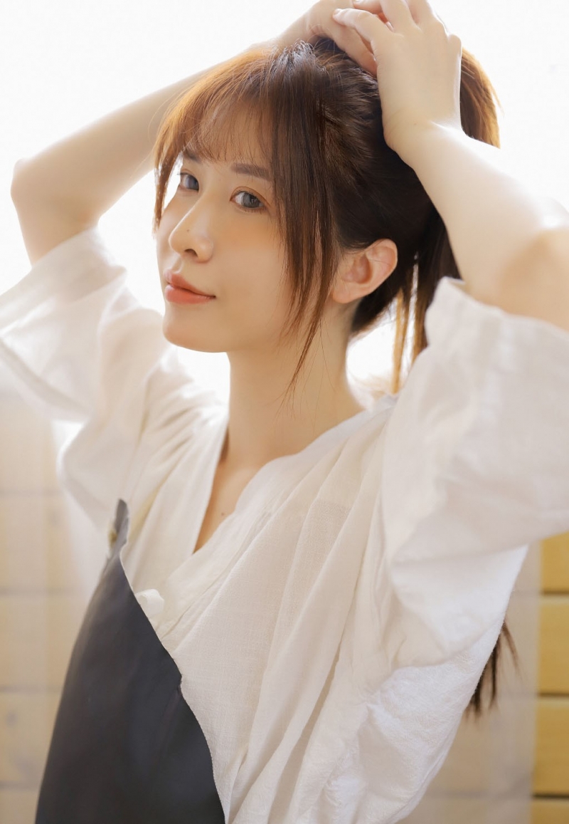 日系古装美女英姿飒爽古风摄影