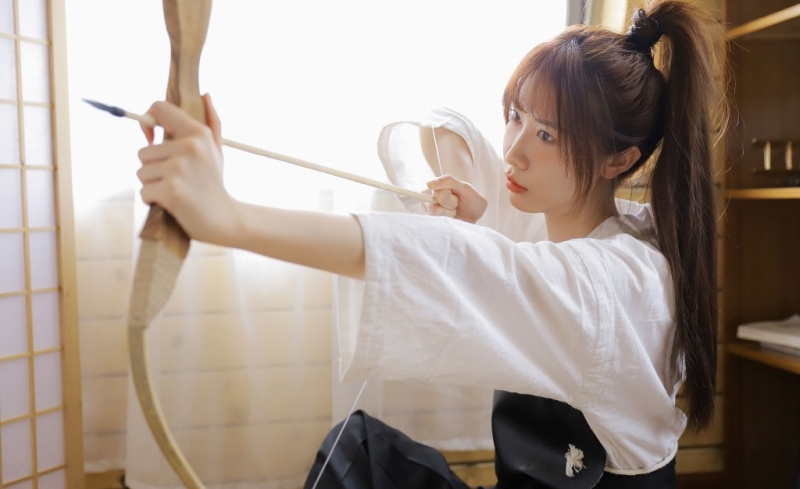 日系古装美女英姿飒爽古风摄影