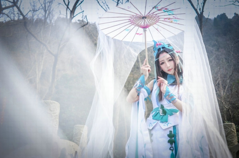 网络美女彩衣飘飘唯美气质古风摄影图片