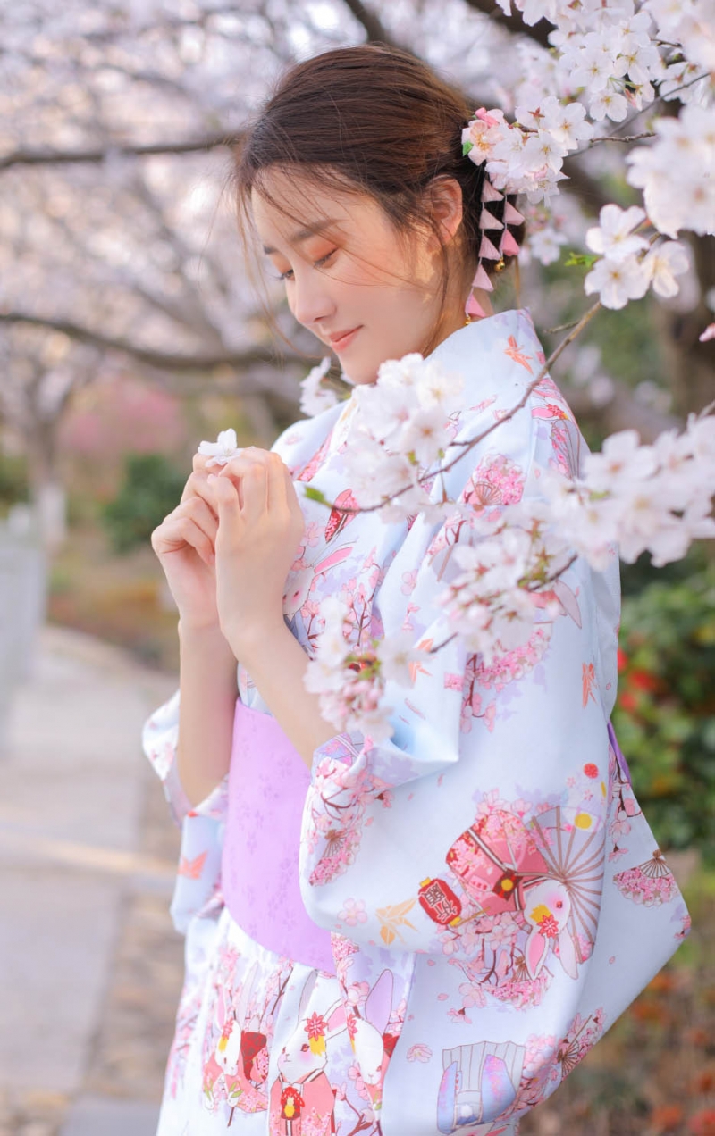 清纯和服美女粉嫩迷人写真摄影