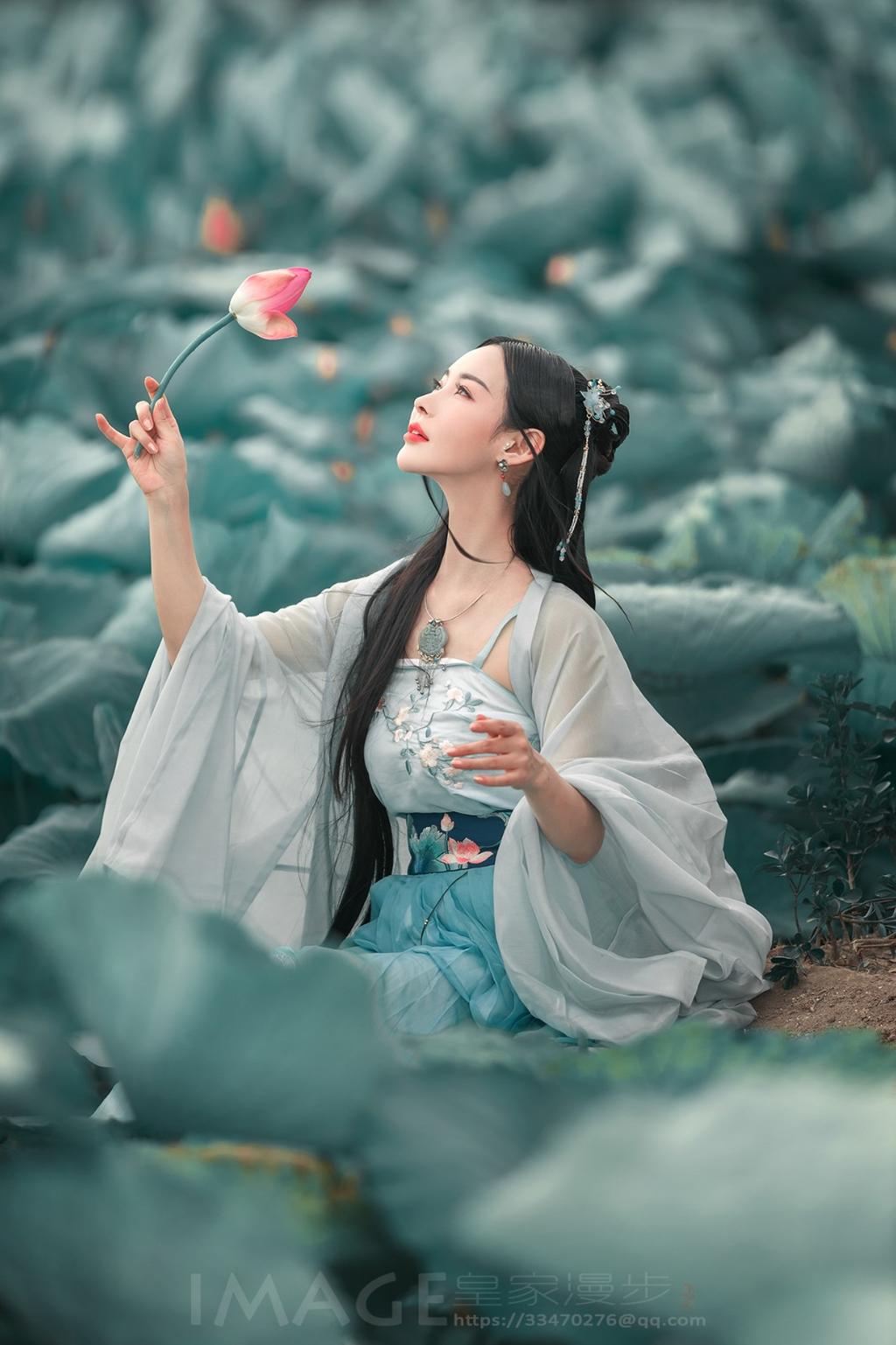 夏日古装美女气质清纯古风摄影图片