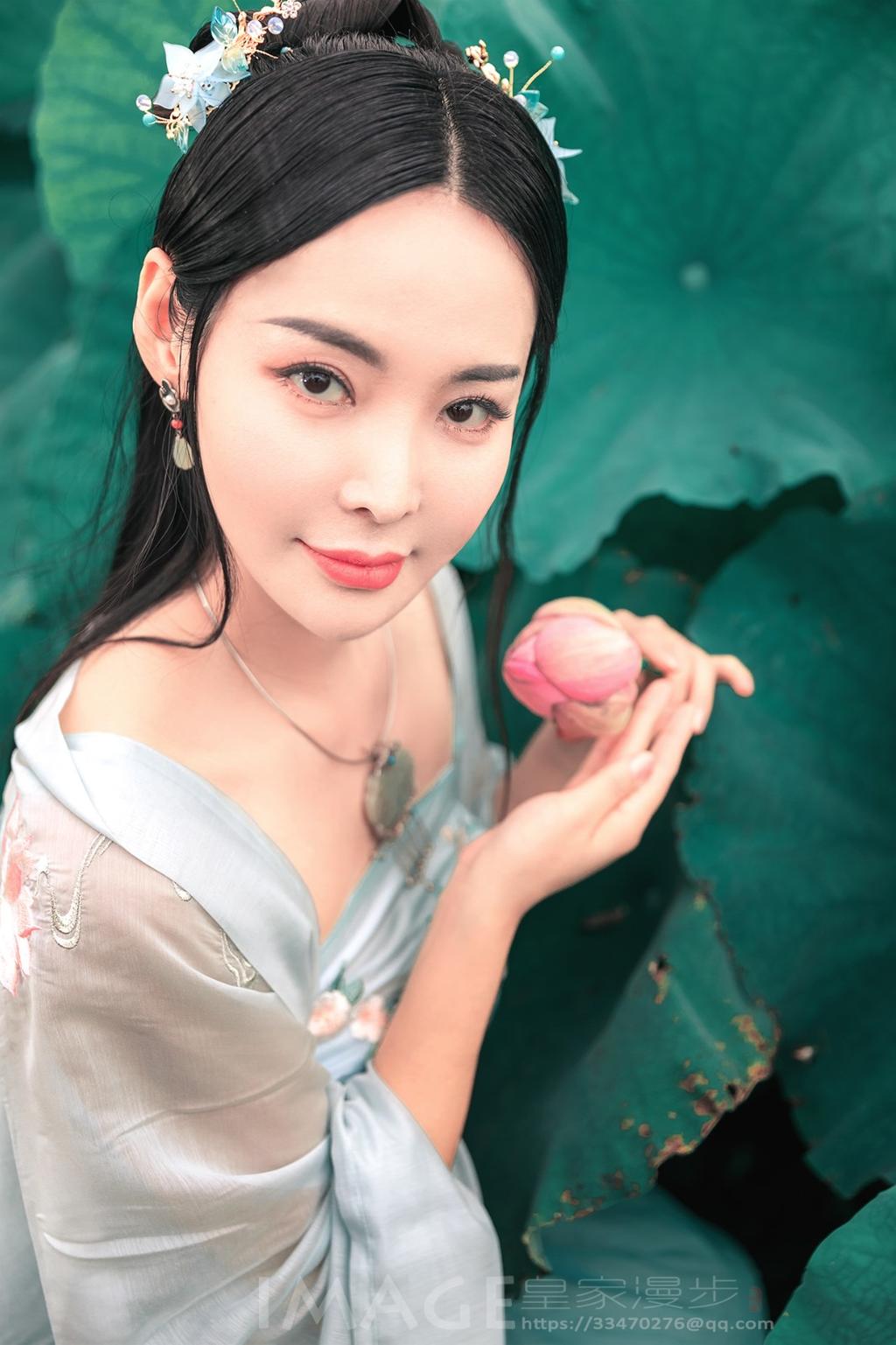 夏日古装美女气质清纯古风摄影图片