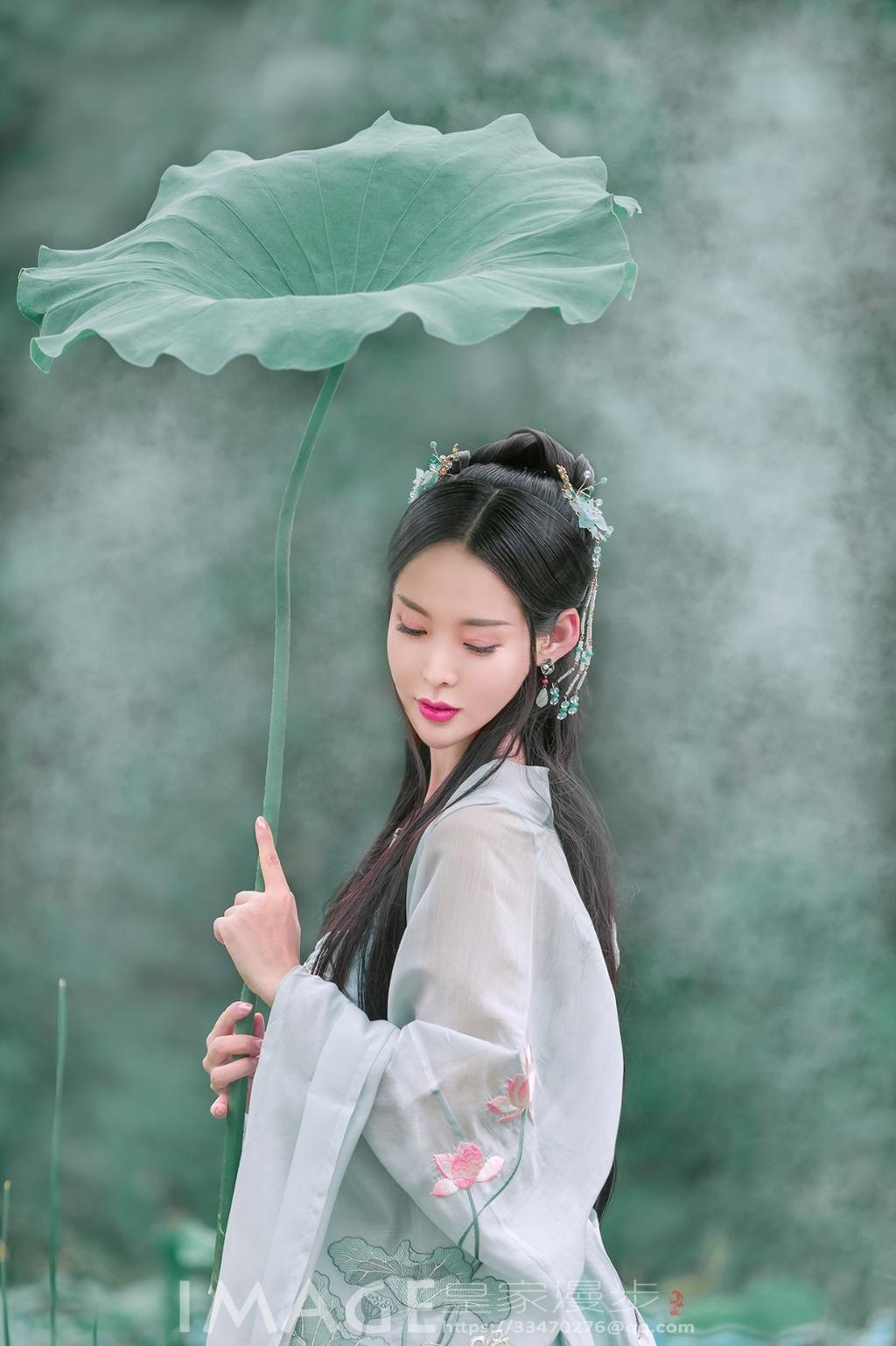 夏日古装美女气质清纯古风摄影图片