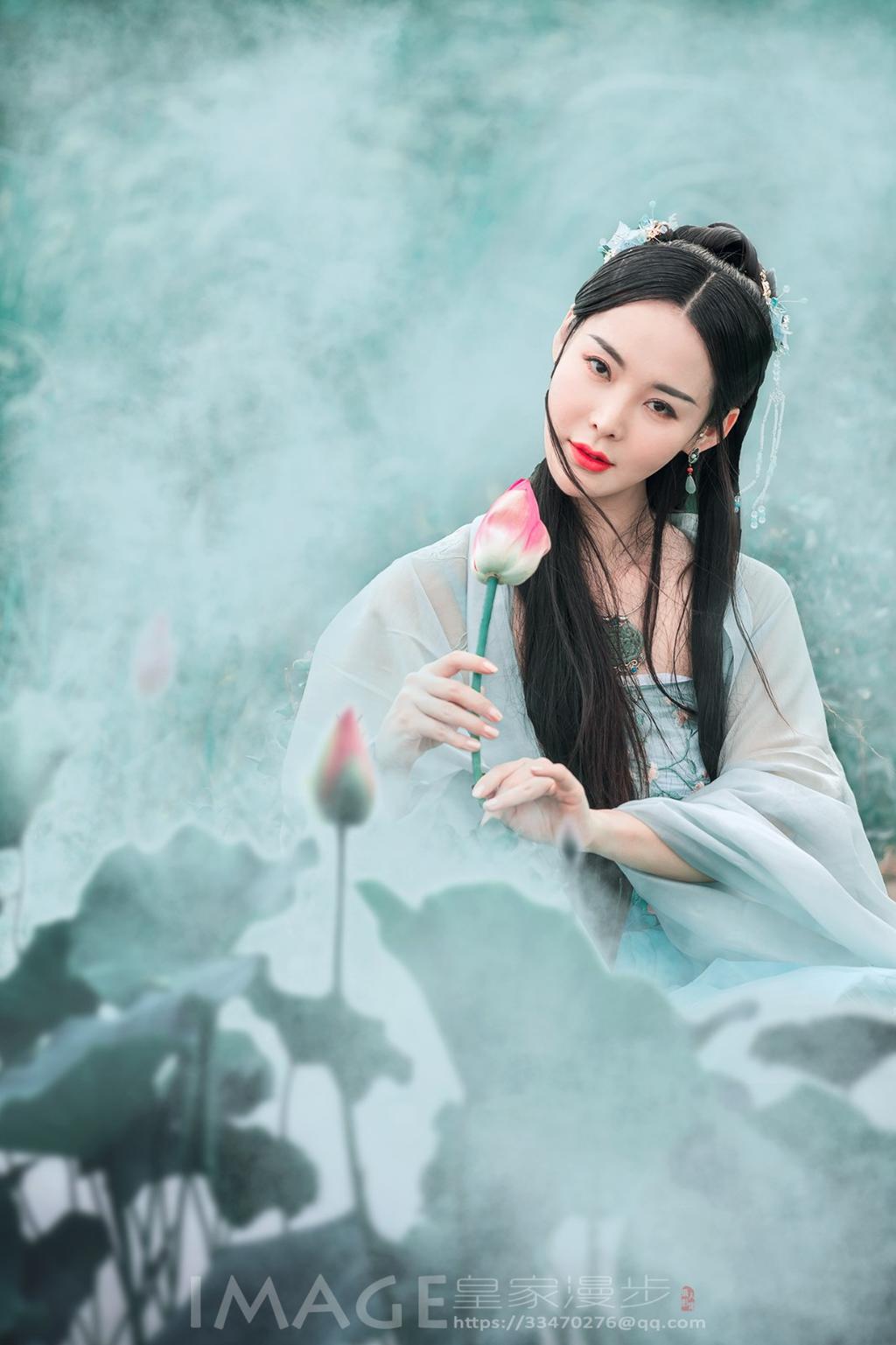 夏日古装美女气质清纯古风摄影图片