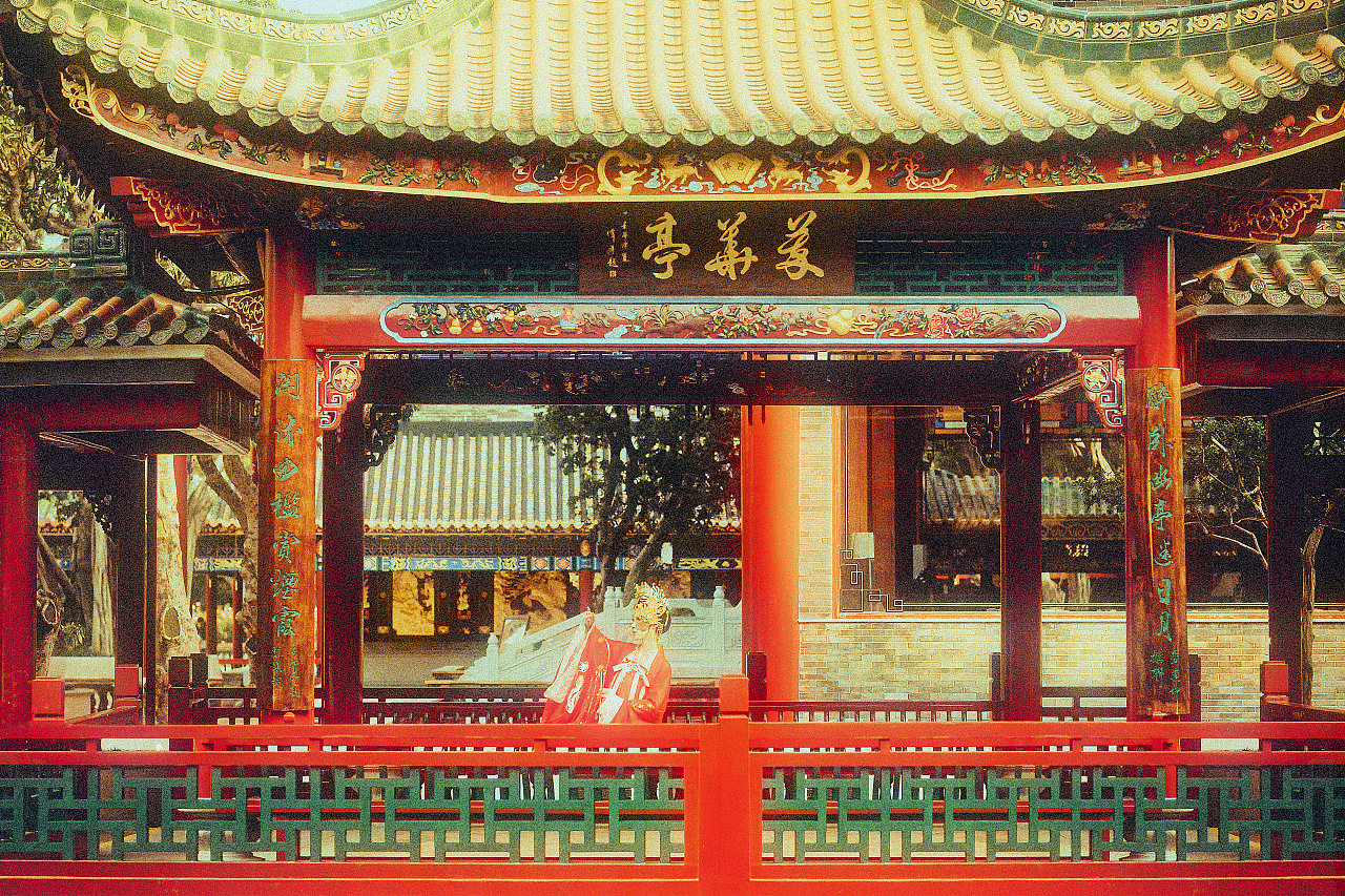 唯美古装夫人户外养眼古风摄影图片