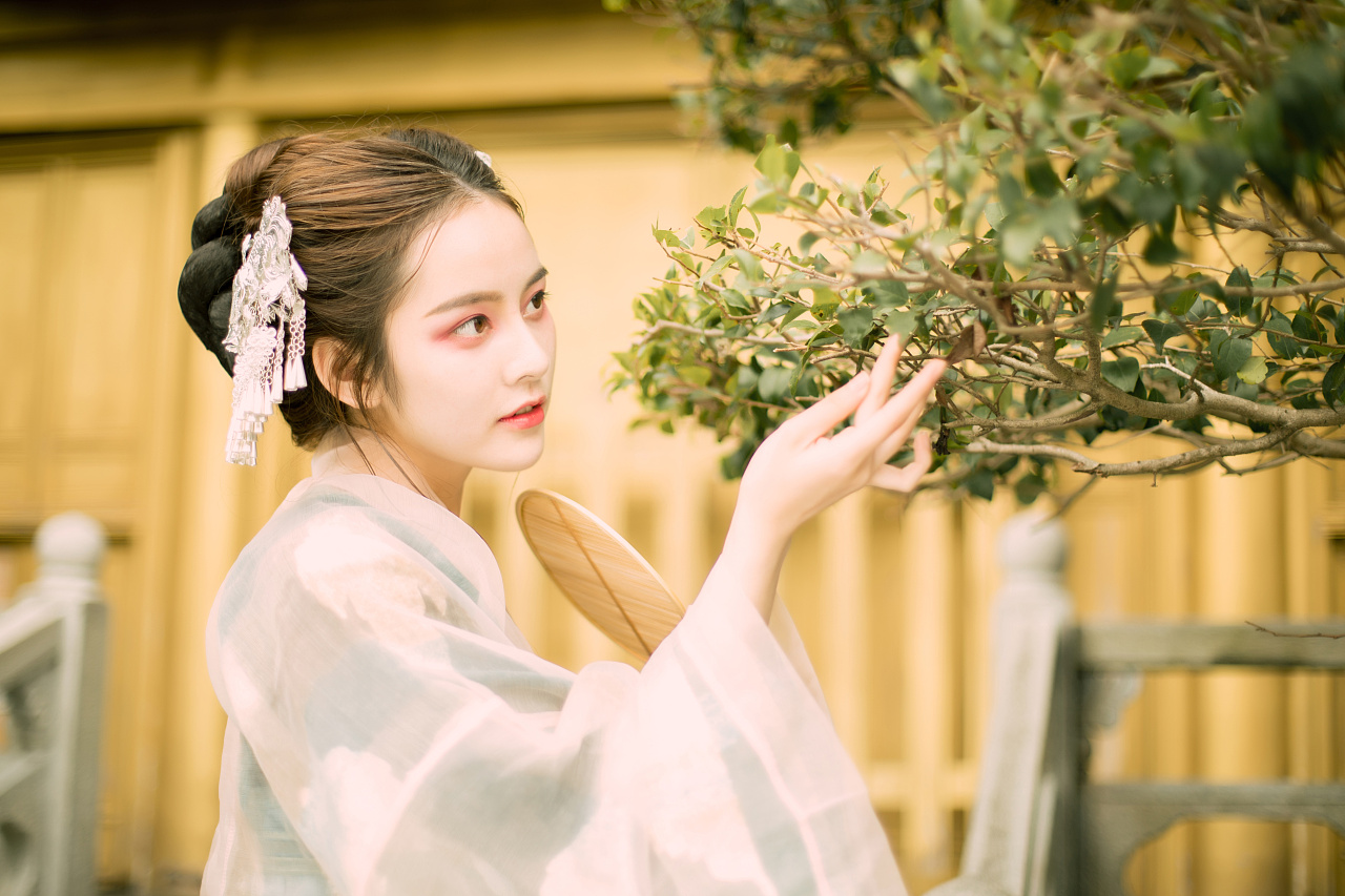 气质古装美女唯美古风摄影图片
