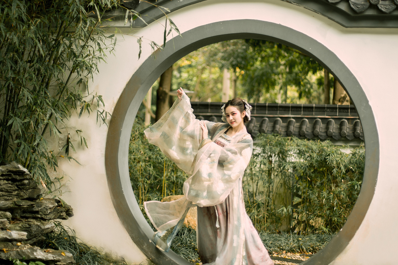 气质古装美女唯美古风摄影图片