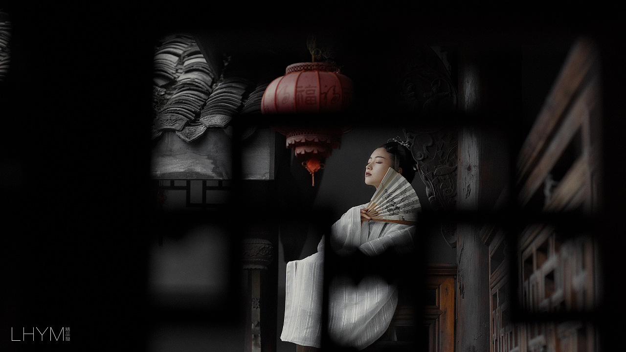 姿态优雅的古风美人养眼古装摄影