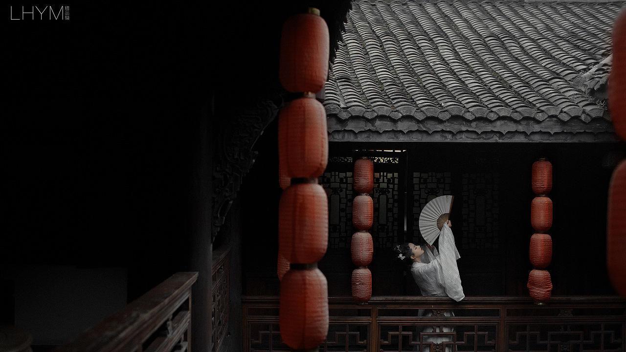 姿态优雅的古风美人养眼古装摄影