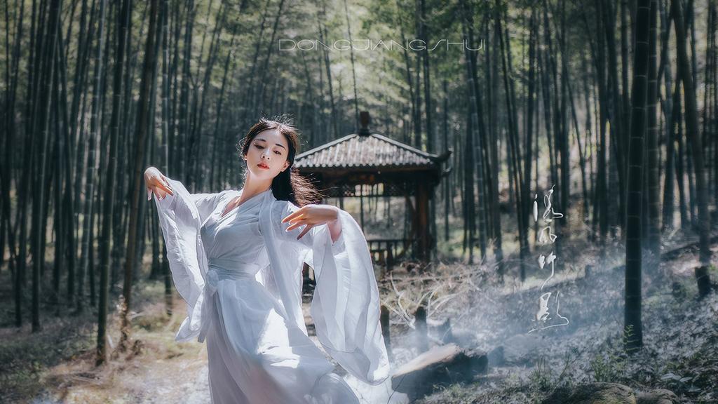 举止优雅端庄的古装美人古风图片