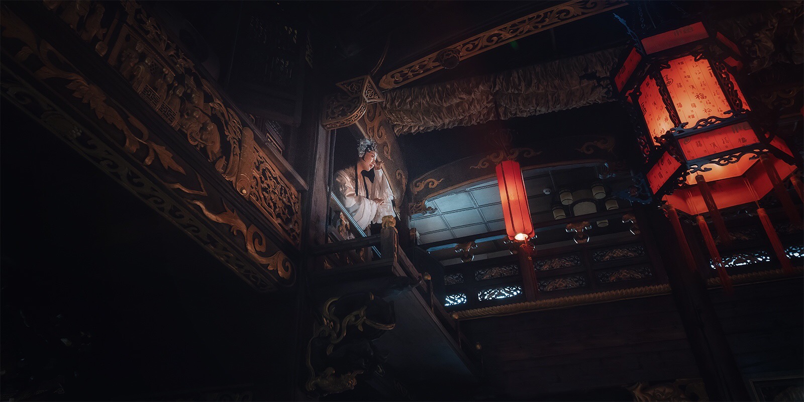 古装戏子举止优雅古风摄影图片