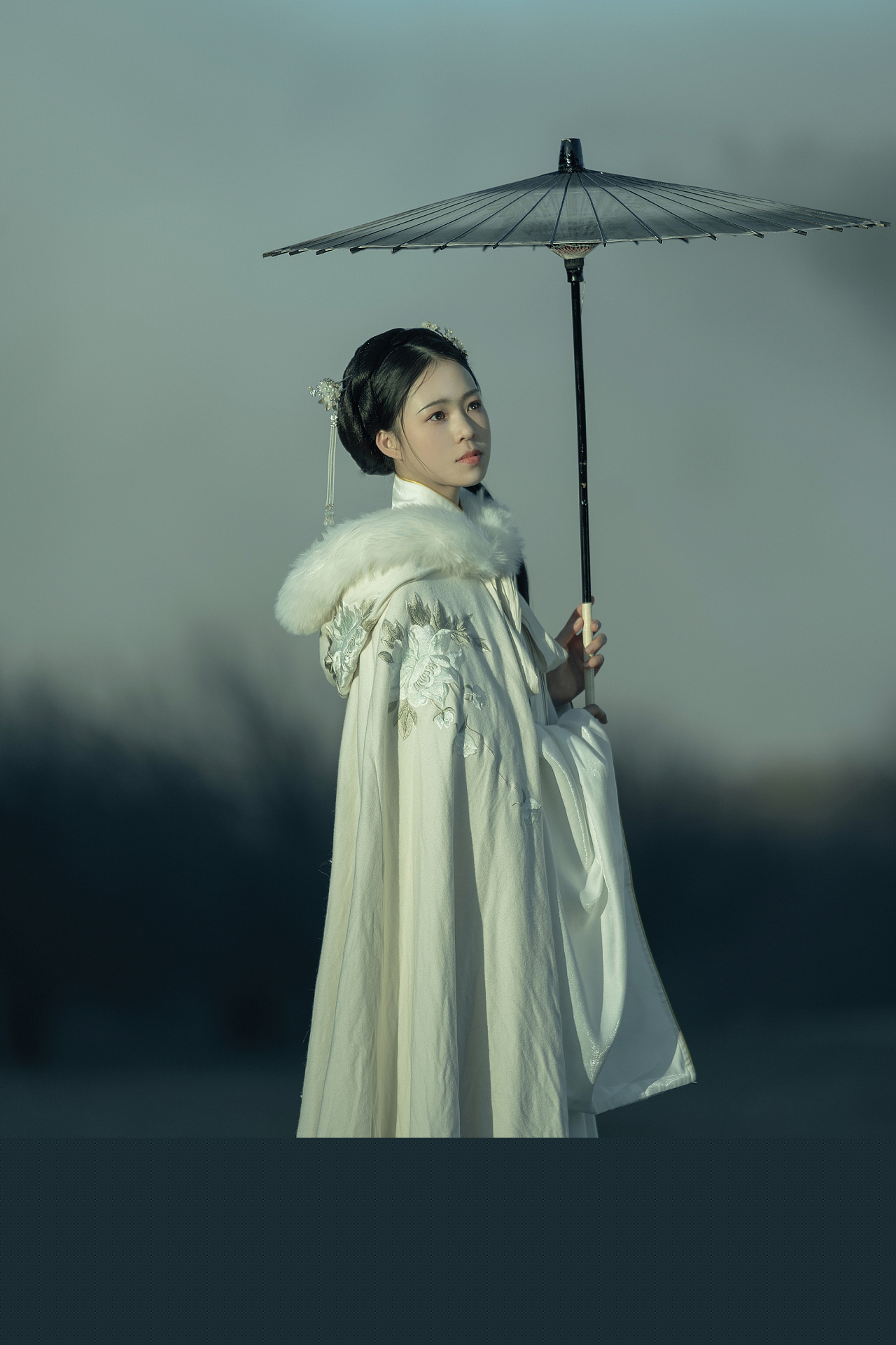 温柔淡雅的古风佳人养眼古装摄影