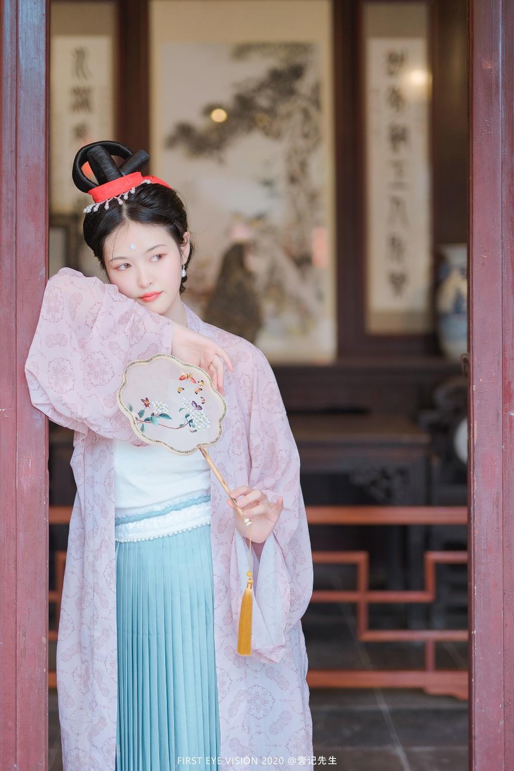 古风美人温柔大方气质古装摄影