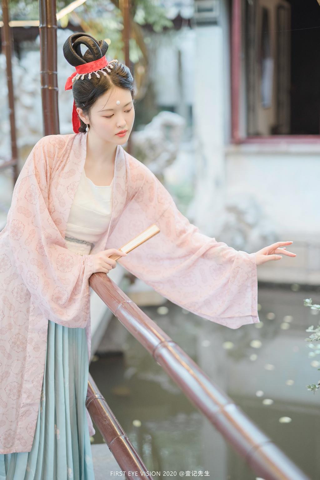 古风美人温柔大方气质古装摄影