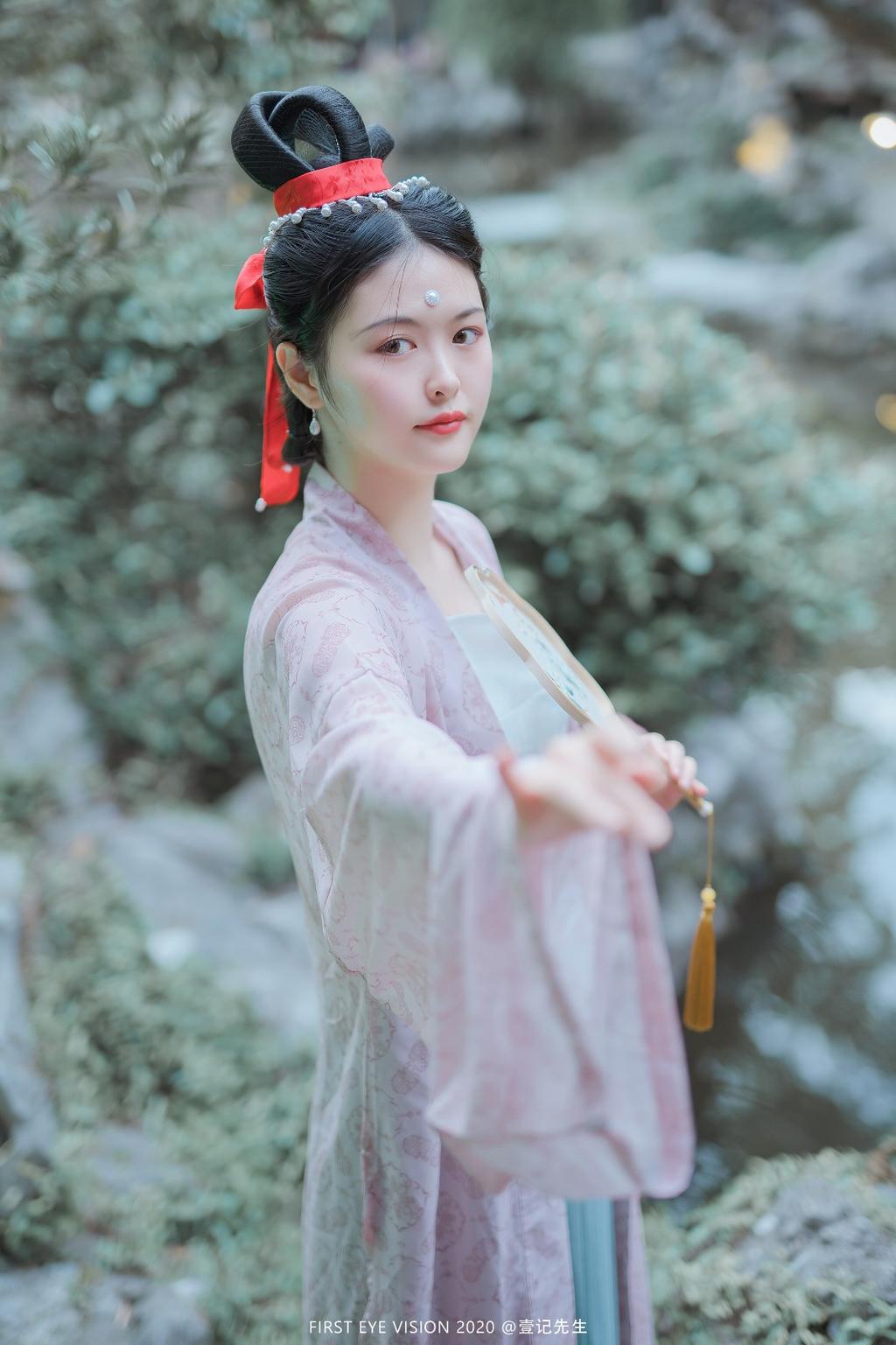 古风美人温柔大方气质古装摄影