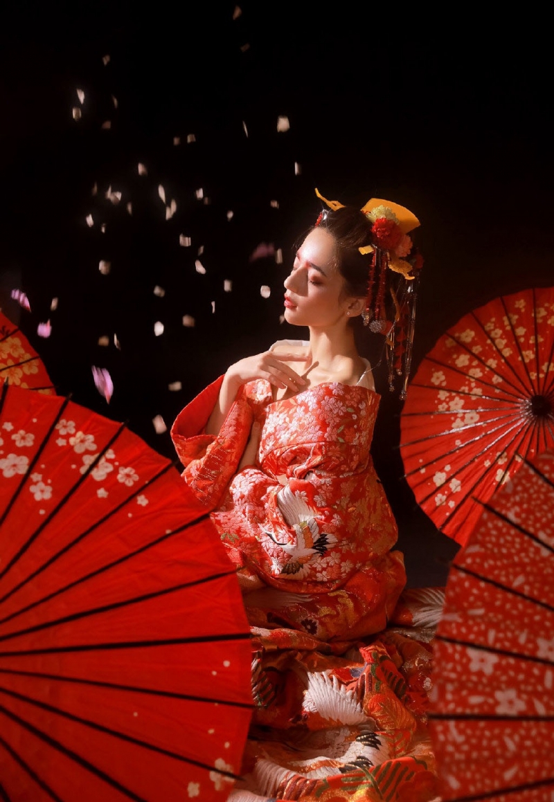 古装红衣美女惹火性感古风图片