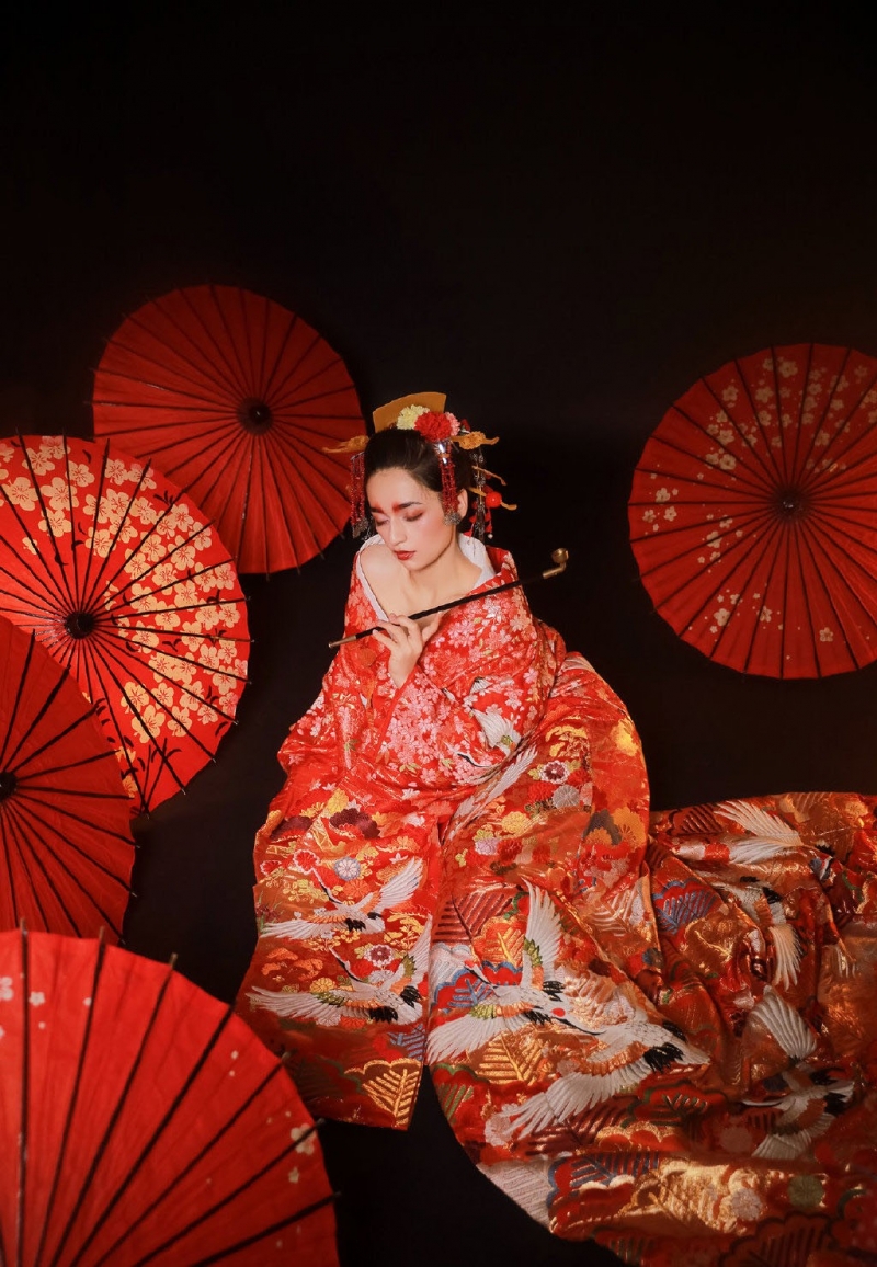 古装红衣美女惹火性感古风图片