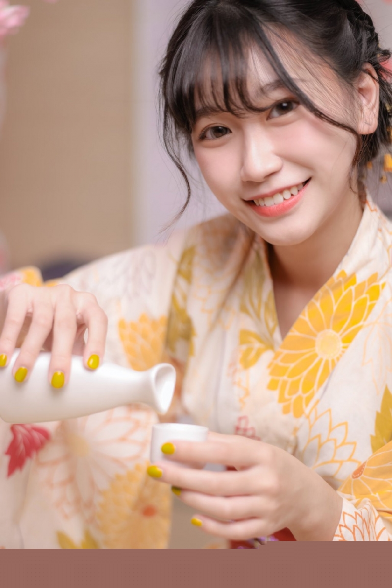 笑靥如花的和服美人唯美图片