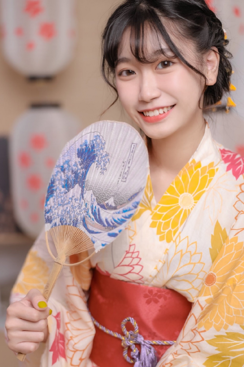 笑靥如花的和服美人唯美图片