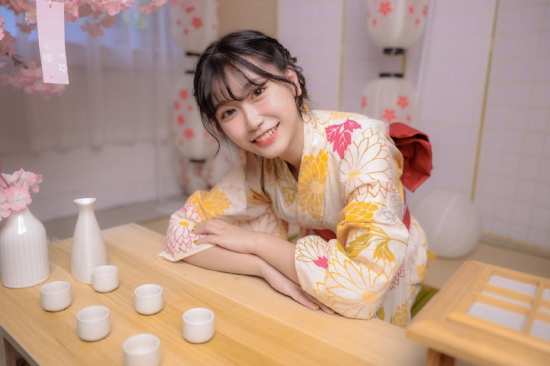 笑靥如花的和服美人唯美图片