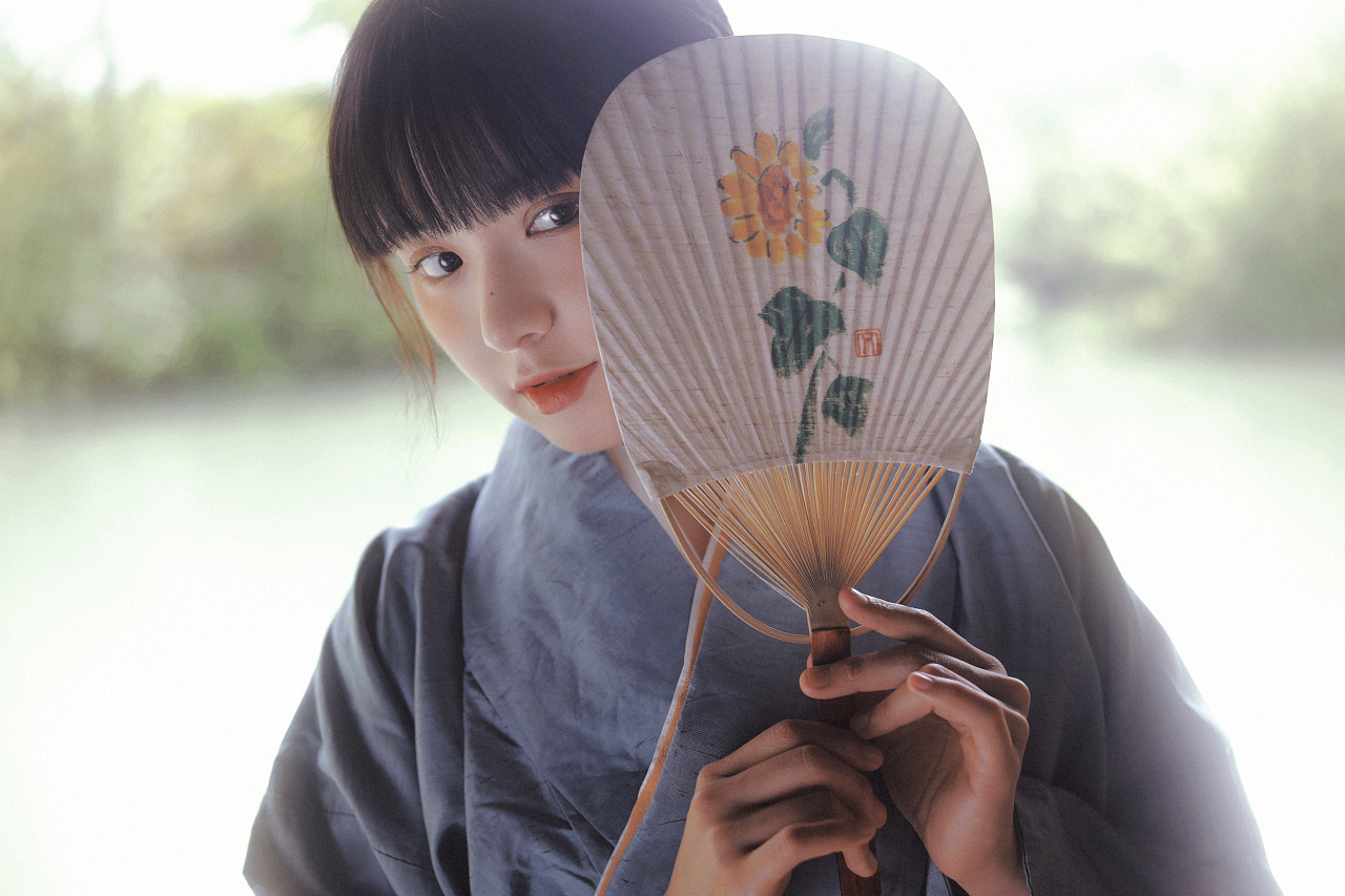 日系和服美女长得小家碧玉古风摄影