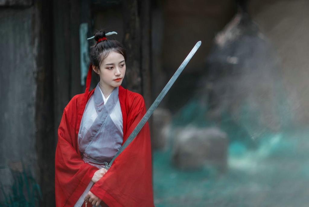 英姿飒爽的古装侠女古风摄影