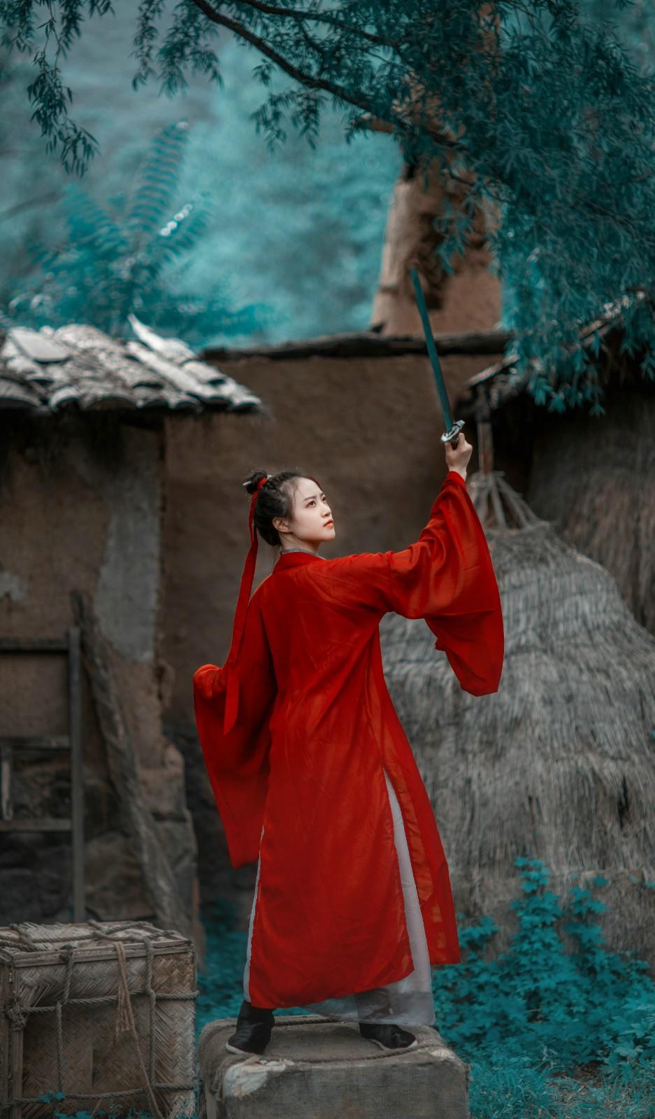 英姿飒爽的古装侠女古风摄影