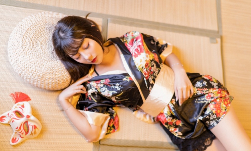 日系和服美女阳光写真