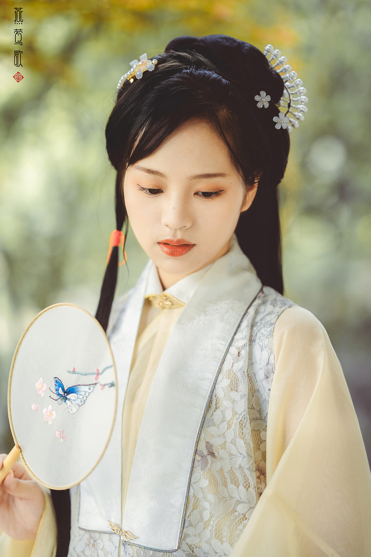 温婉端庄古装美女唯美图片