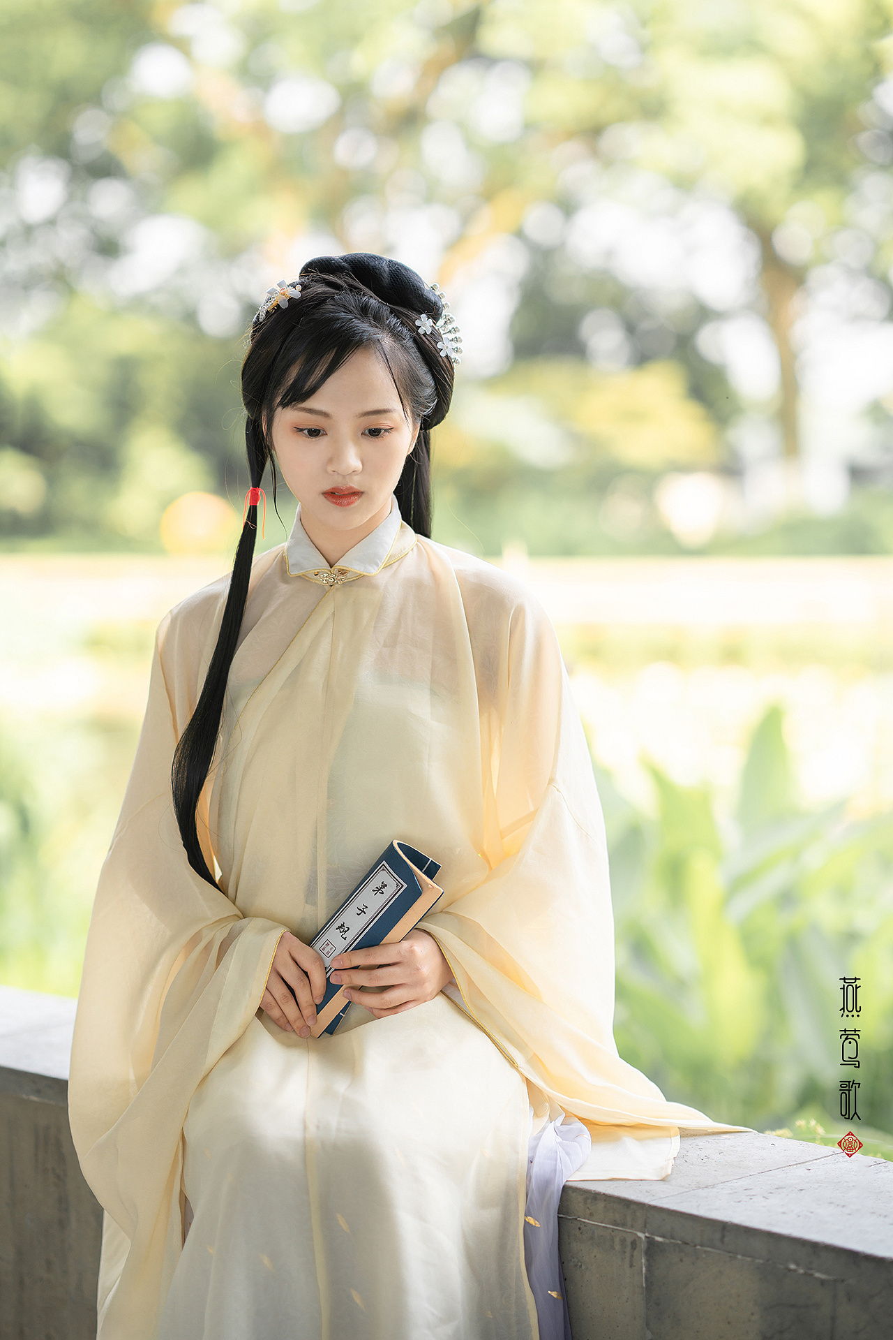 温婉端庄古装美女唯美图片