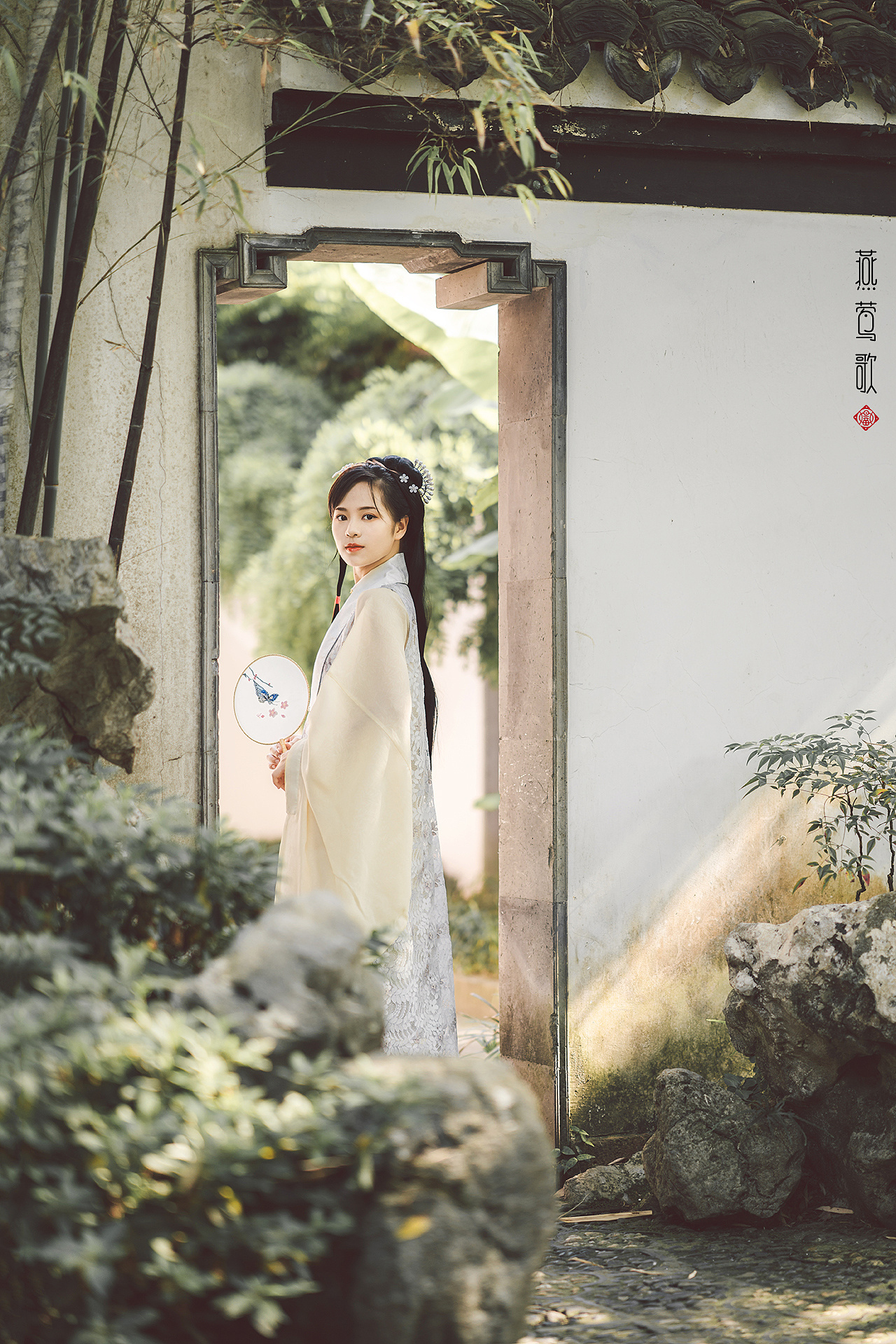 温婉端庄古装美女唯美图片