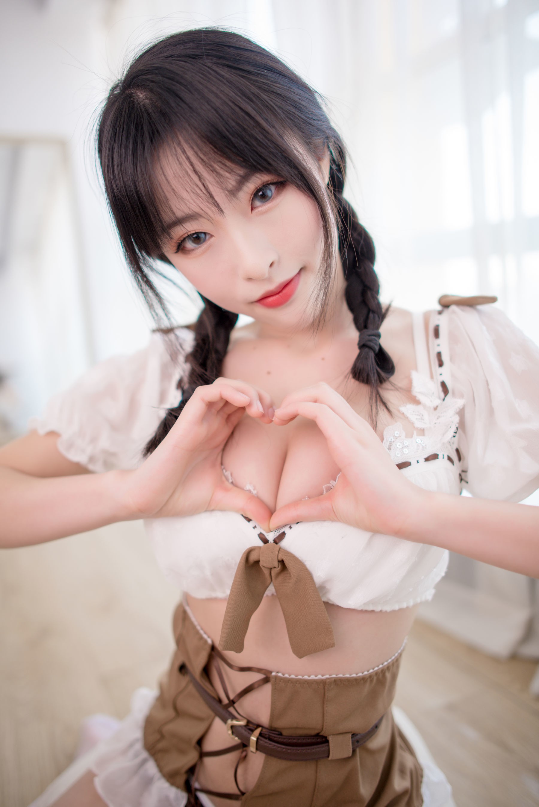 [美女Coser] 清水由乃 《73家复古欧式》