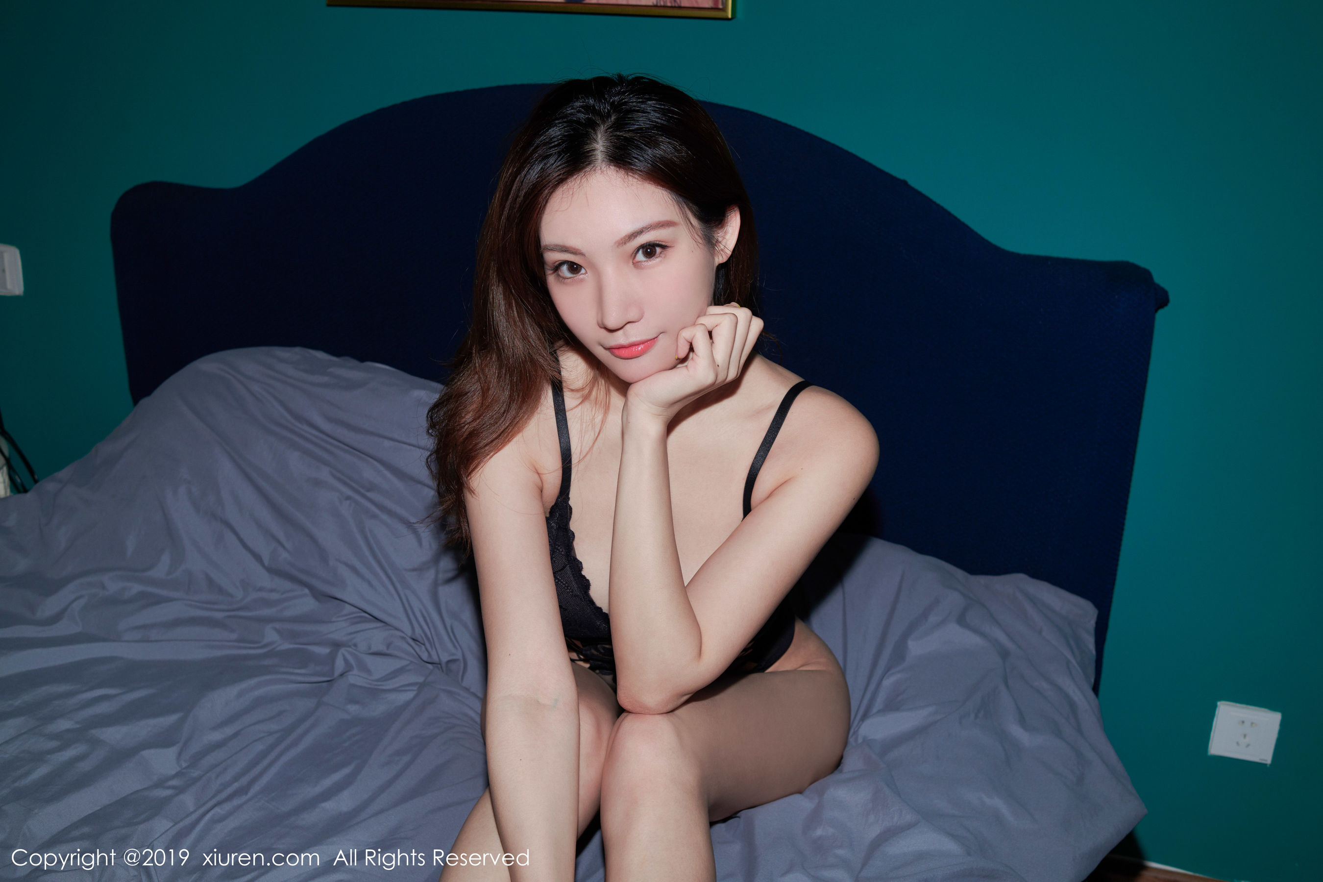 小狐狸Kathryn《黑白变换的服饰》 [秀人XIUREN] No.1855 写真集