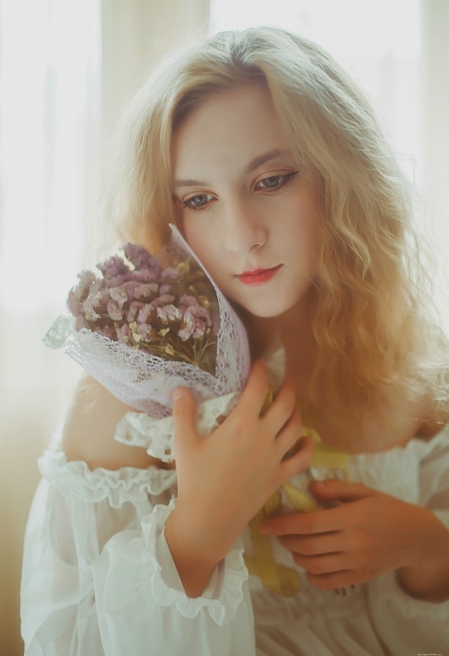 古典柔美复古油画感美女私房写真