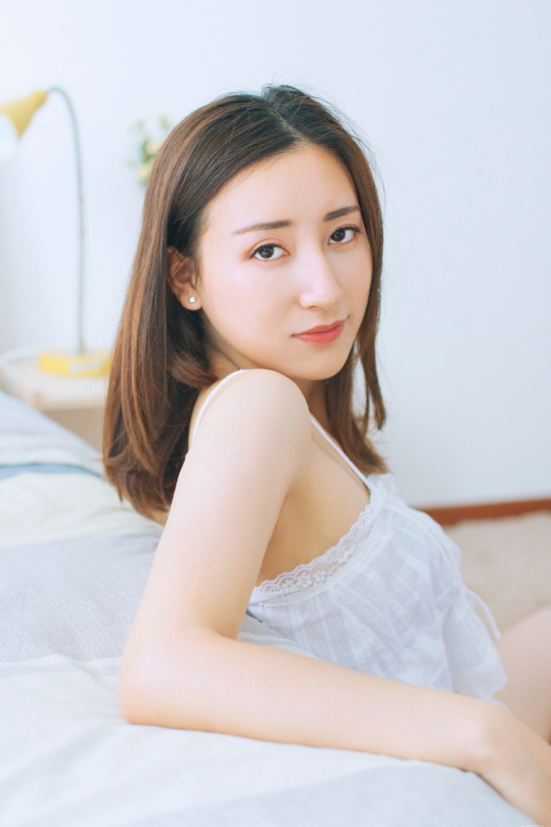 白皙美女私房柔美娇俏美丽动人