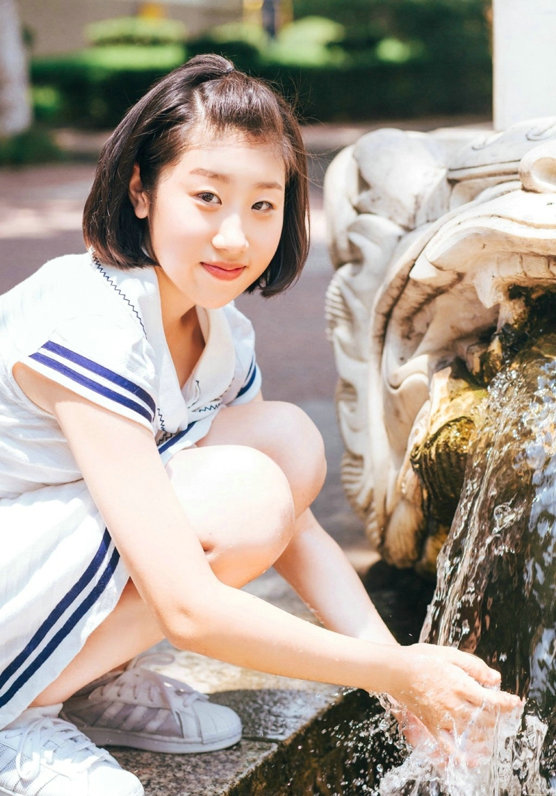 可爱单眼皮圆脸少女青春无敌