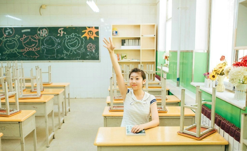 可爱单眼皮圆脸少女青春无敌