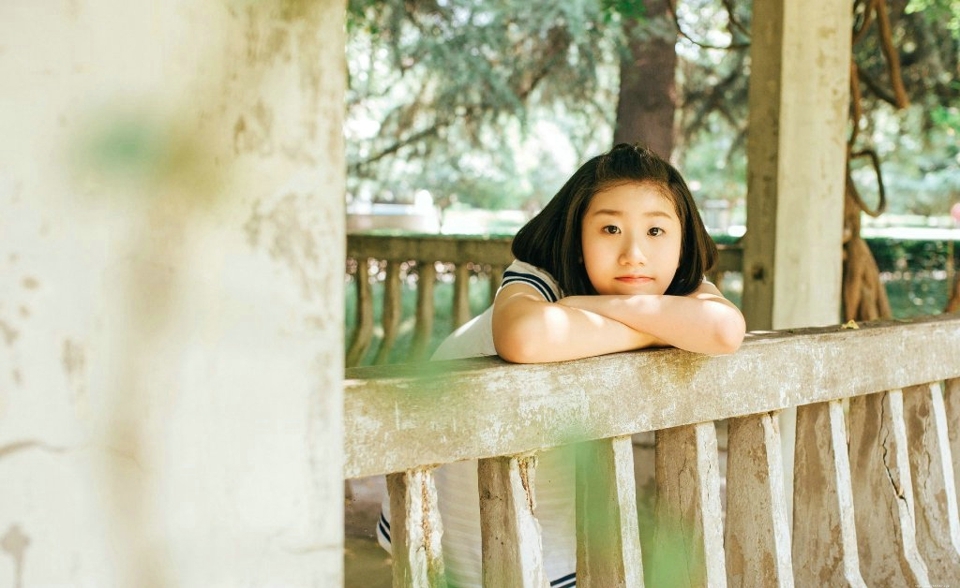 可爱单眼皮圆脸少女青春无敌
