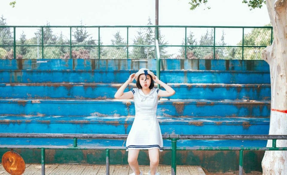 可爱单眼皮圆脸少女青春无敌