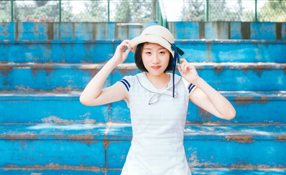 可爱单眼皮圆脸少女青春无敌