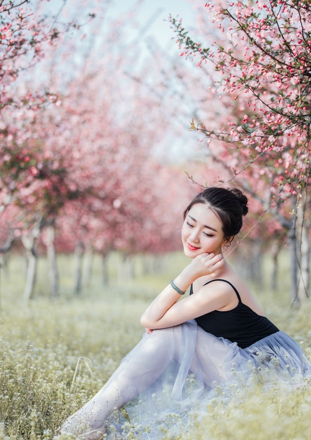 人间四月美如画芭蕾美女舞动人生