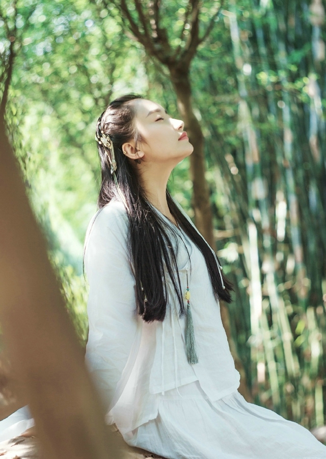 荷花池里荷花女清纯可爱美女甜美荷花池写真