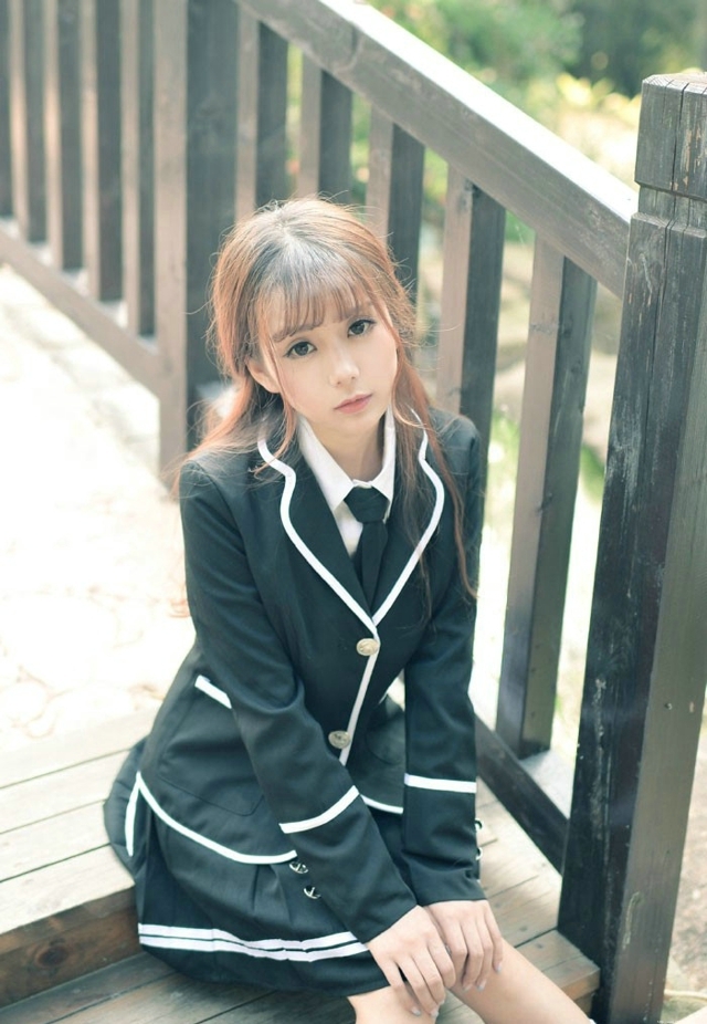 初恋般的甜美萝莉教主Vin校服写真